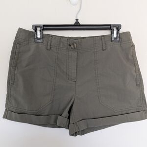 Theory Womens Sz 6 Cotary Latitude Shorts Cuffed Chino Pockets Green